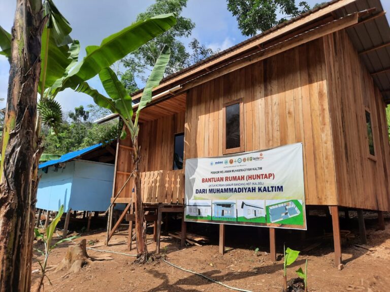 Muhammadiyah Kaltim Serahkan Empat Hunian Tetap