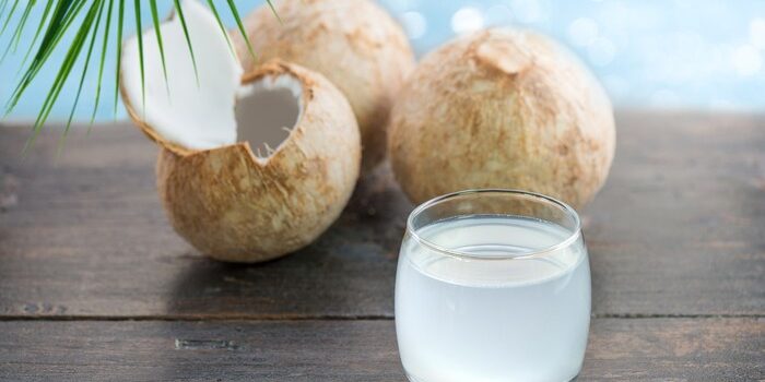 Manfaat Air Kelapa untuk Cegah Dehidrasi Selama Puasa