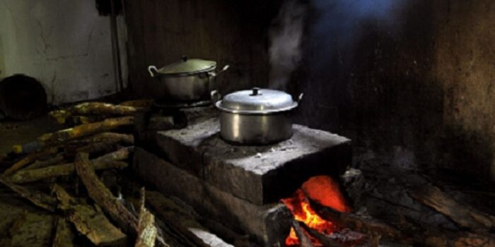 Merawat Tradisi Memasak dengan Hawu: Punya Aroma Alami dan Rasa Khas