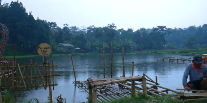 Mengunjungi Situ Lembang Dano