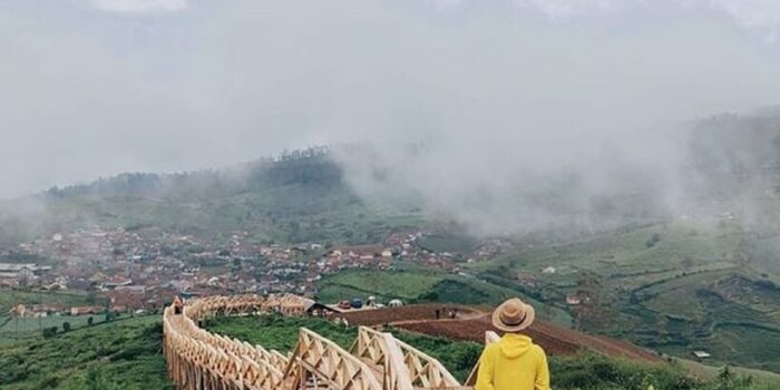 Melihat Sunrise dan Sunset Indah dari Taman Langit Pangalengan di Bandung