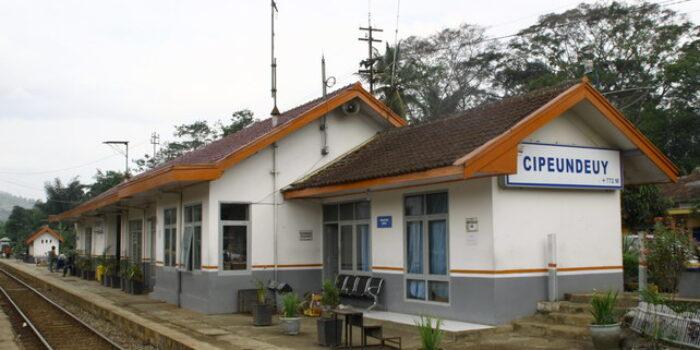 Misteri Stasiun Cipeundeuy Garut, Semua Kereta Api Wajib Berhenti!