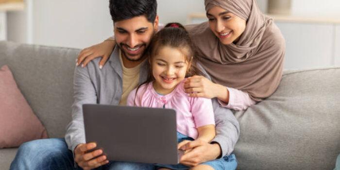 Inilah 10 Sosok Orang Tua yang Dapat Membuat Anak Bahagia, Nomor 3 Jarang Disadari