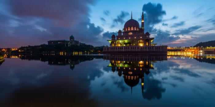Ini Penjelasan Kenapa Muhammadiyah Tambah Waktu Awal Subuh 8 Menit