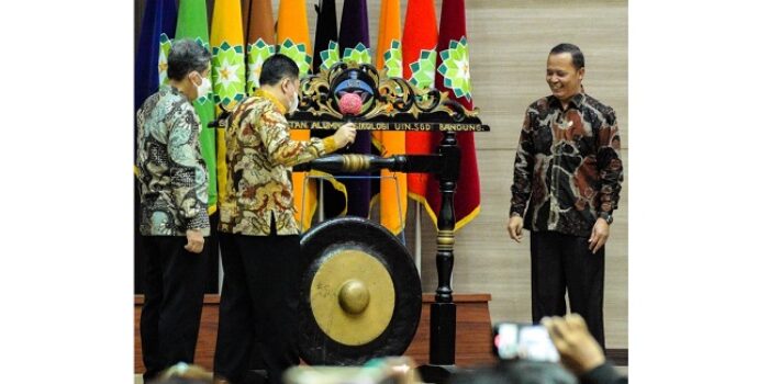 Prof Rosihon Anwar Buka Lomba Seni Daring Pesona I PTKN