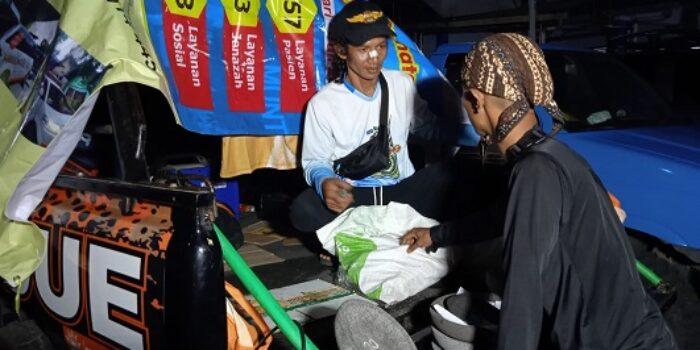 Kreatif! Peserta Jambore SAR Muhammadiyah Bawa Dagangan Cobek
