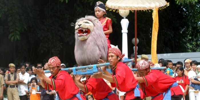 Mengulik Sejarah Sisingaan, Kesenian Buhun dari Subang