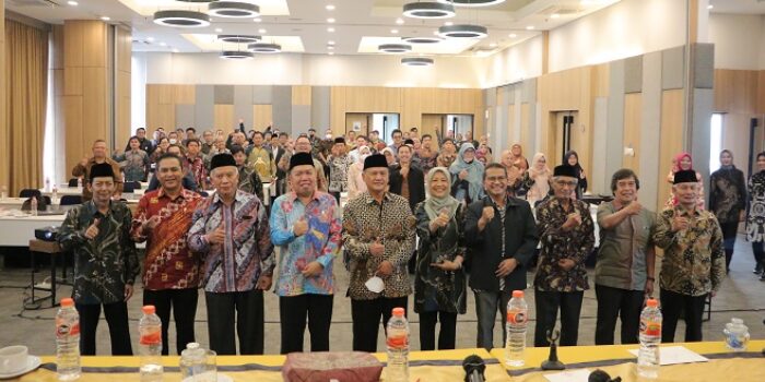 Membedah Keislaman, Kemodernan, dan Kesundaan Prof Dadang Kahmad