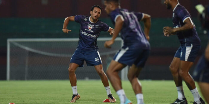 Luis Milla Percaya Persib Bisa Berikan Kemenangan Atas Madura United