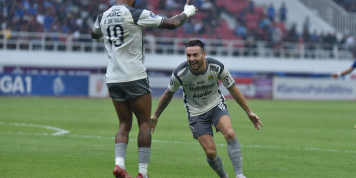 Persib Kembali Pimpin Klasemen Liga 1