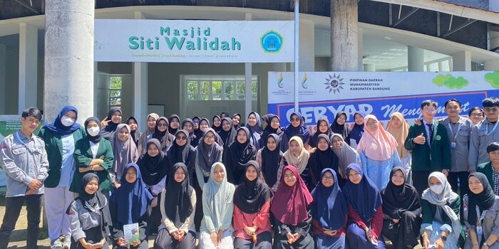 Mahasiswa Unisa Bandung Ajak Siswa ABS Jadi Generasi Peduli Kesehatan dan Lingkungan