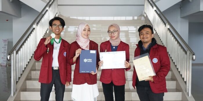 Prodi Farmasi UM Bandung Berjaya Kembali dengan Medali Perak di IICYMS 2023