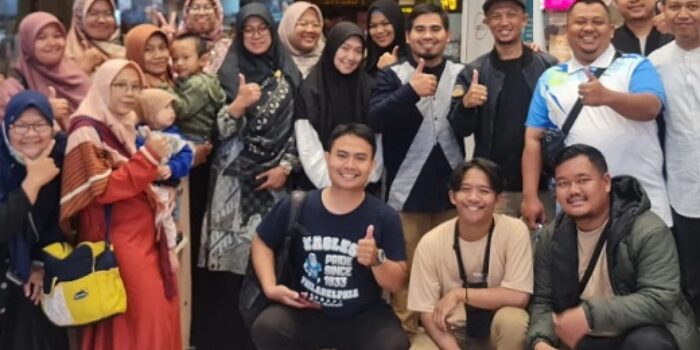 Top! Guru Hingga Karyawan Pesantren Al-Furqon Nonton Bareng Film “Buya Hamka”