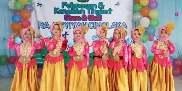 Lengser Adat Meriahkan Pelepasan dan Kenaikan Tingkat RA Aisyiyah Cimalaka