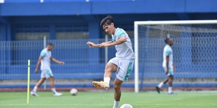 Persib Bandung Uji Tanding Dengan Dewa United di GBLA Petang Ini