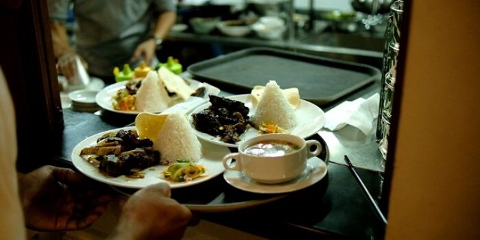 Mampir Yuk ke Selaras Guest House & Resto