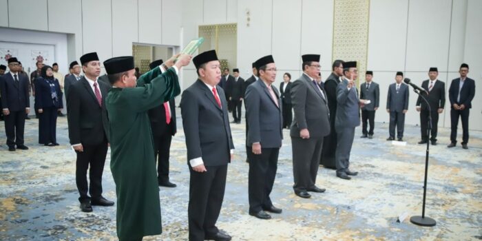 Menag Lantik Rosihon Anwar Sebagai Rektor UIN Sunan Gunung Djati Bandung Periode 2023-2027