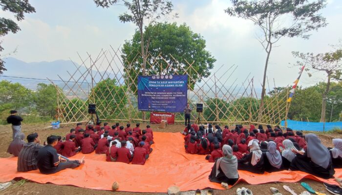 PAI UM Bandung Selenggarakan Ospek Jurusan di Alam Terbuka Taman Raya