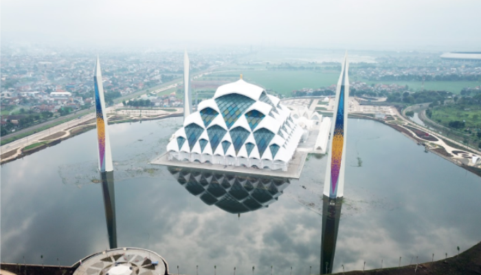 Jadi Pusat Wisata Religi, Ini Keistimewaan Masjid Raya Al-Jabbar Kota Bandung