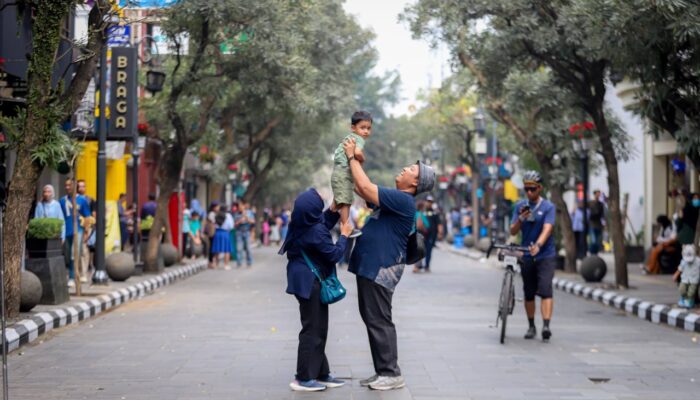 Ingin Foto Kualitas Jempolan Saat Liburan ke Braga? Jangan Lupa Pakai Jasa Braga Street Photo