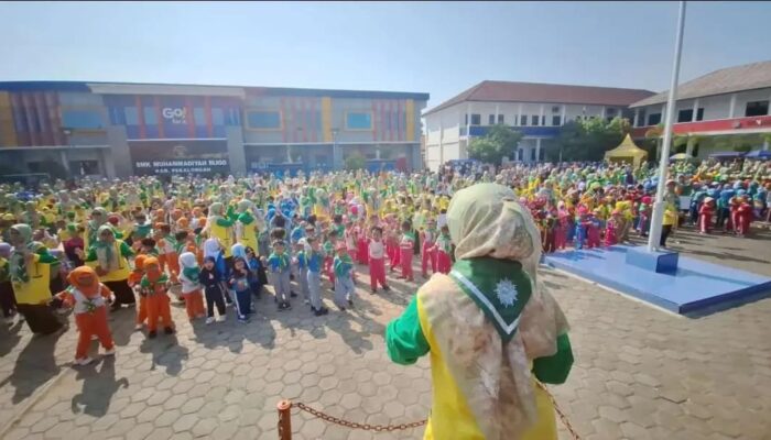 Top! Sebanyak 6.000 Anak dan Orang Tua Meriahkan Senam Massal dan Montase di Pekalongan