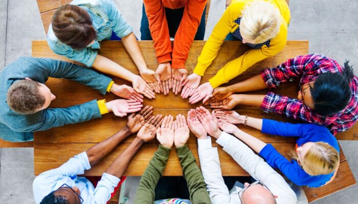 Rekomendasi Acara Kantor untuk Meningkatkan Team Building Karyawan