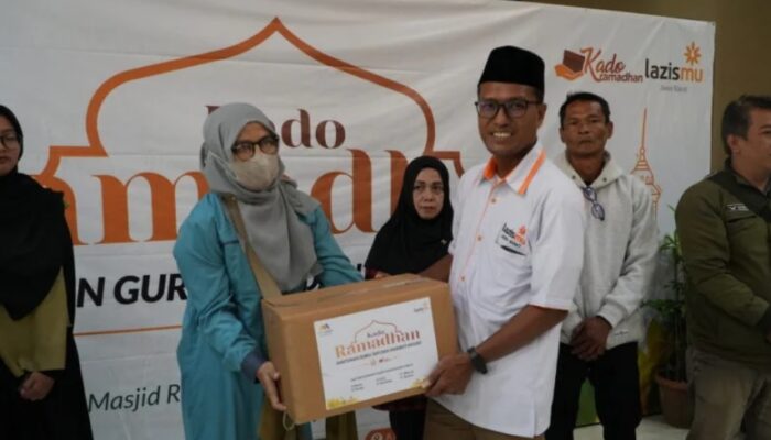 Lazismu Jabar Salurkan 200 Paket Kado Ramadhan Untuk Dai, Guru, dan Marbot