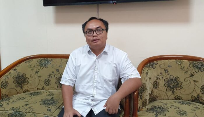 Memilih Jalan Tengah, Menebar Islam Realitas