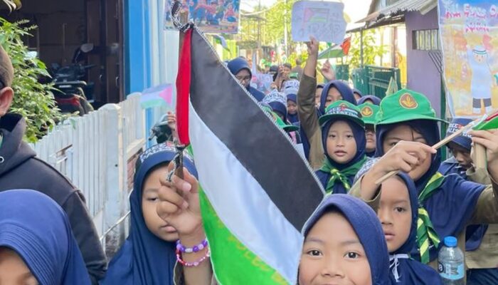 Peringati Hardiknas, SD Muhammadiyah 3 Bandung Kobarkan Semangat Kemanusiaan untuk Palestina