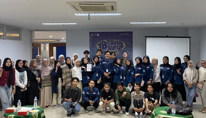 Mahasiswa Manajemen UM Bandung Gelar Bedah Buku “Atomic Habits”, Ajak Anak Muda Bangun Kebiasaan Positif