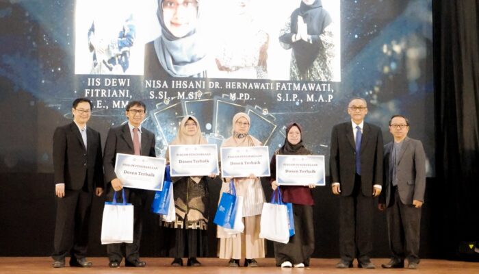 Empat Srikandi UM Bandung Diganjar Penghargaan Dosen Terbaik