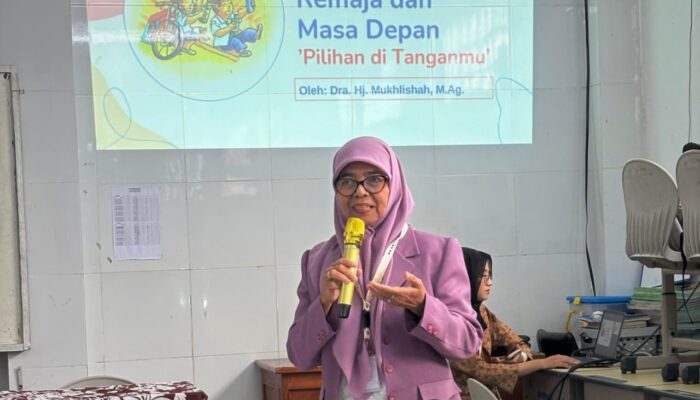 Dosen UM Bandung Bahas Faktor Penyebab Kenakalan Remaja dalam Education and Talk di SMP Pasundan 9