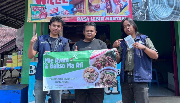 Mahasiswa KKN UM Bandung Tingkatkan Digitalisasi UMKM Desa Cikole