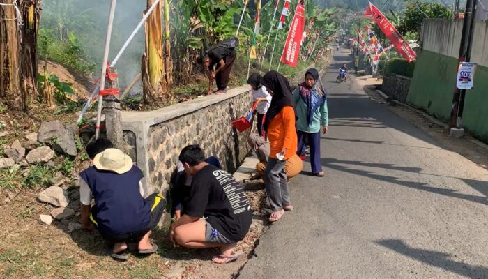 Sinergi Mahasiswa UM Bandung dan Warga Cikole Wujudkan Lingkungan Bersih dan Sehat