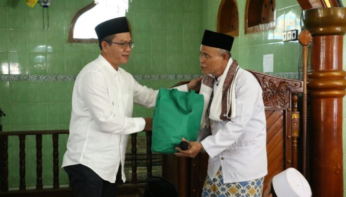 Insentif Guru Ngaji, Ekonomi Bermoral di Kabupaten Bandung