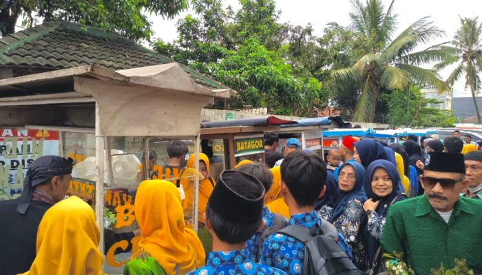 KDM Hadirkan 30 Gerobak Makanan Gratis untuk Meriahkan Milad Muhammadiyah ke-113 di UM Bandung