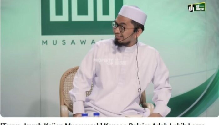 Adab Sebelum Ilmu: Pesan Tegas Ustadz Adi Hidayat di Era Digital