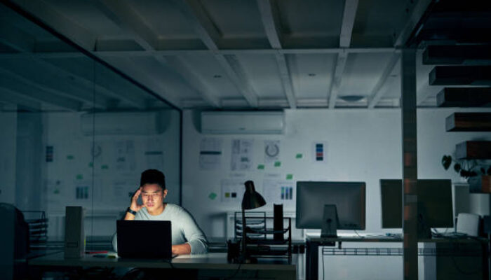 Quarter-Life Crisis Bukan Kegagalan, Tapi Gerbang Menuju Kedewasaan yang Lebih Utuh