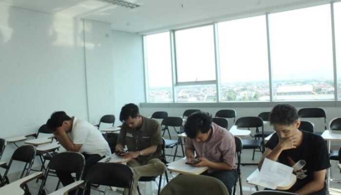 Kejenuhan Mahasiswa Semester Akhir: Tekanan yang Datang dari Banyak Arah