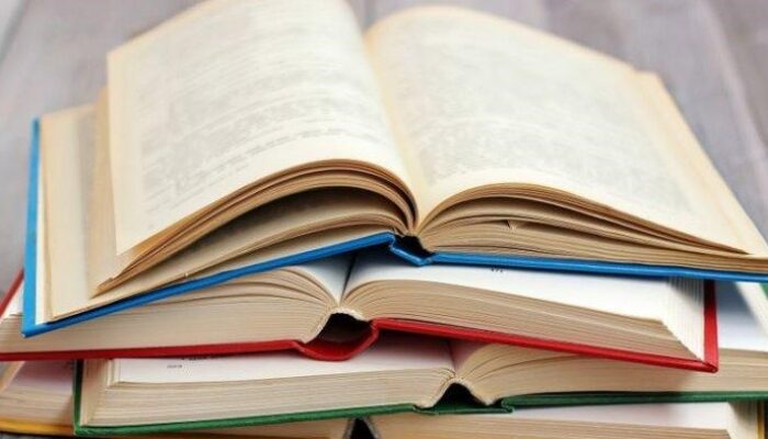 Gerakan Kembali ke Buku Fisik di Tengah Kelelahan Digital