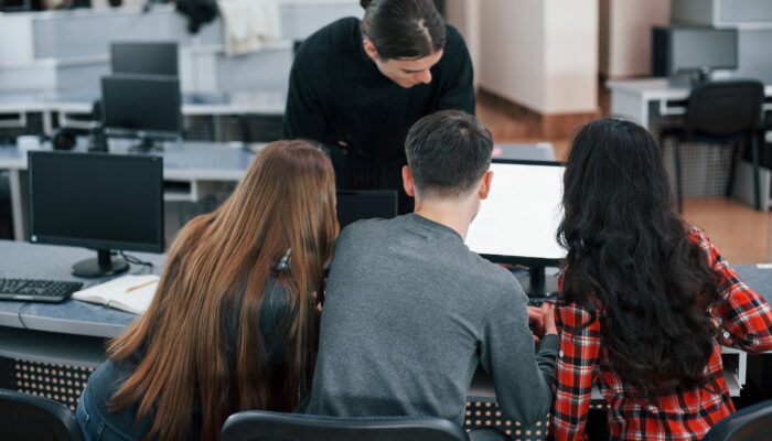 Mengatasi Kelelahan Digital Mahasiswa: Solusi Kesehatan Mental di Era Teknologi