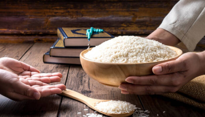 Zakat Fitri Sebagai Jalan Penyucian Diri dan Solidaritas Umat