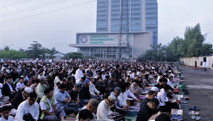 Pagi Kemenangan yang Menggetarkan, Ribuan Hati Bersatu di Idul Fitri UM Bandung