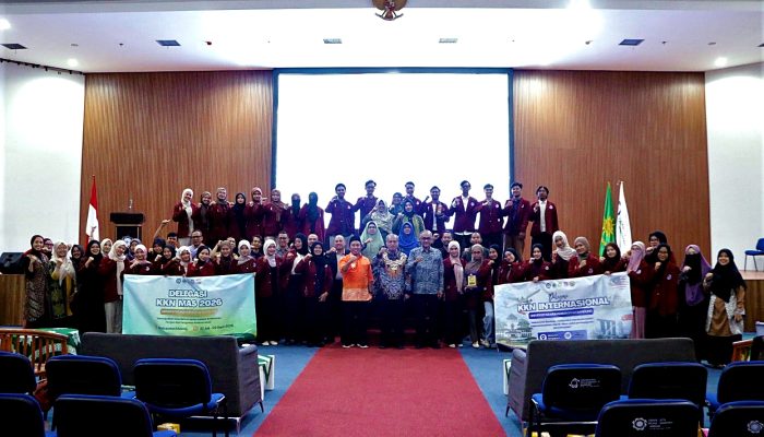 UM Bandung Lepas 66 Mahasiswa KKN, Siap Mengabdi dari Malang hingga Malaysia-Singapura