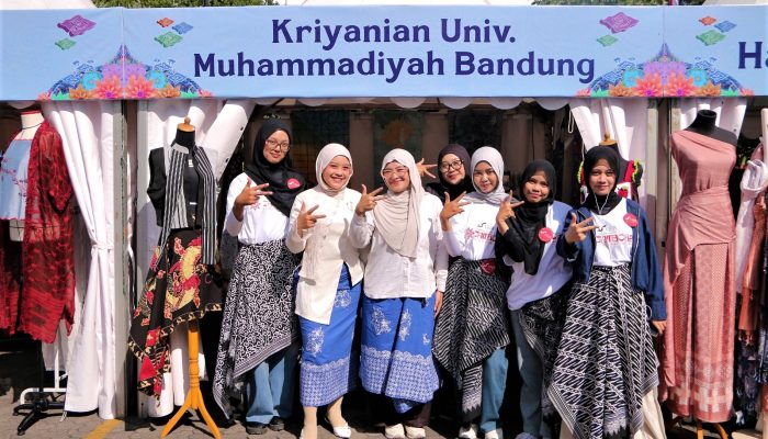 Karya Batik Mahasiswa KTF UM Bandung Unjuk Kreativitas di Jambore Batik Jabar
