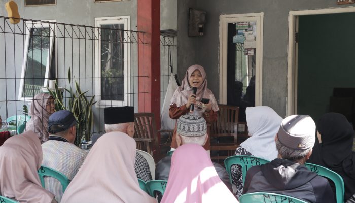 Farmasi UM Bandung Jemput Bola Edukasi Warga untuk Cegah Risiko Diabetes
