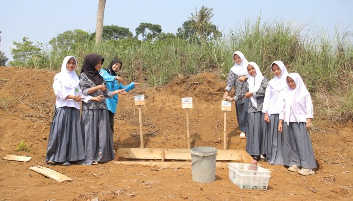 Sampah Sekolah Disulap Jadi Kompos hingga Pakan Maggot lewat Program Rekabumi