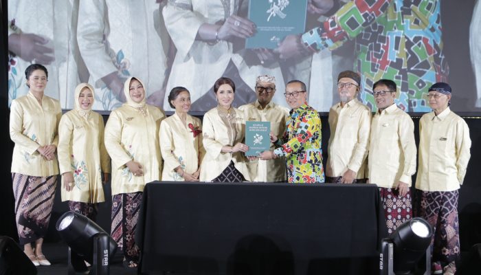 Dosen UM Bandung Dorong Pelestarian Batik melalui Penguatan Literasi
